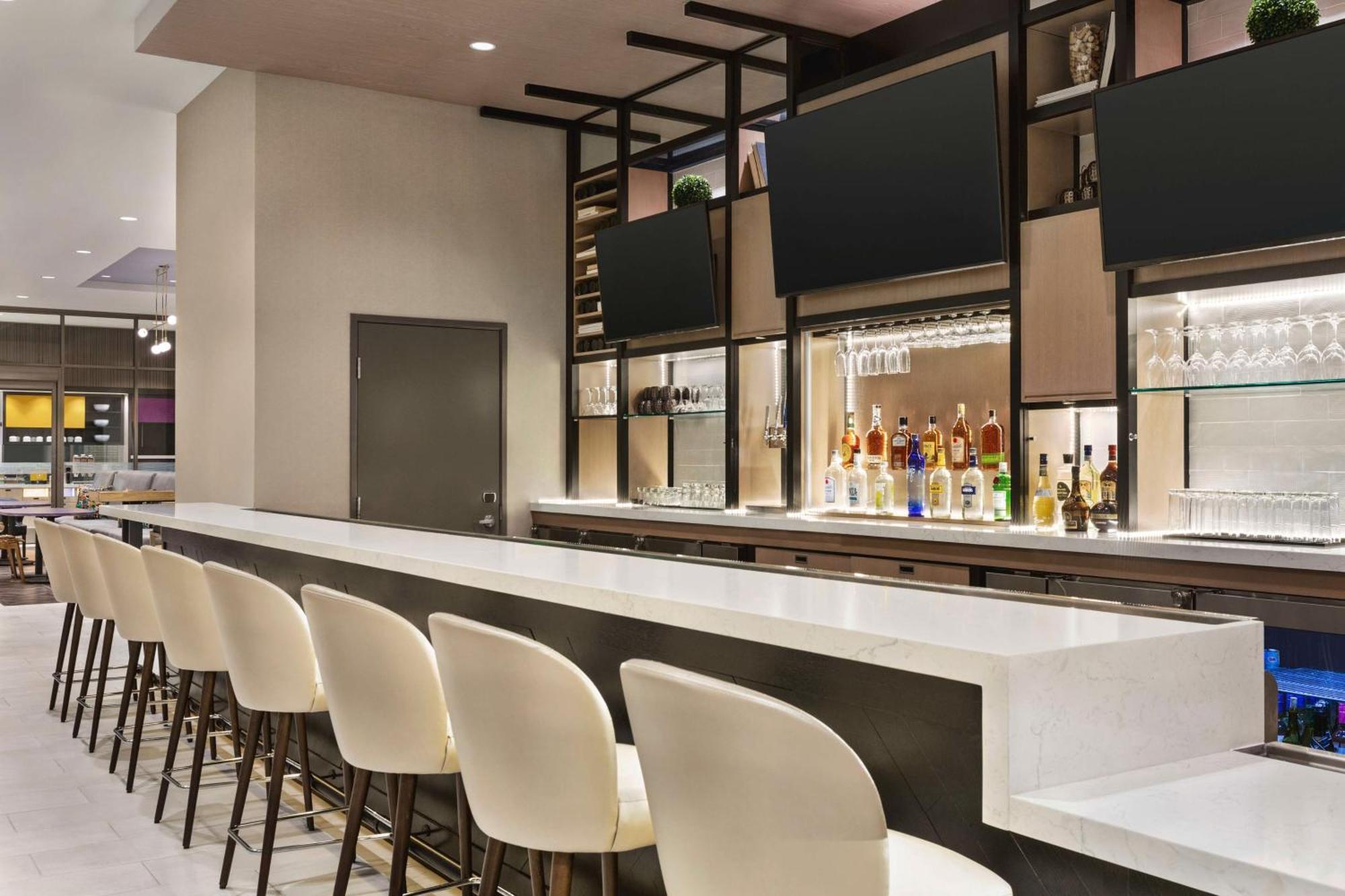 Hotel Home2 By Hilton West End Avenue 3*